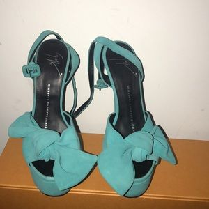 Authentic Giuseppe Zanotti turquoise heels!